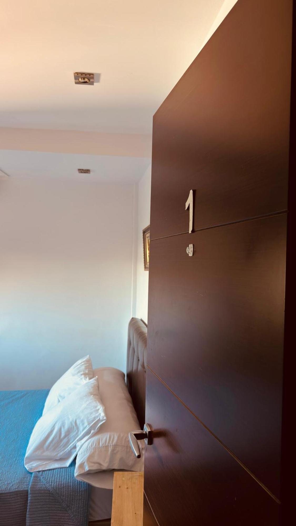 Red House Bed & Breakfast لوكماجور الغرفة الصورة